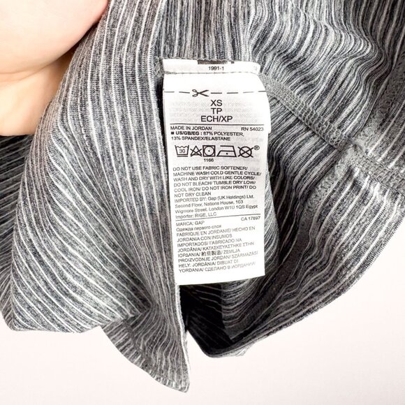 GAP Fit Womens Athletic Yoga Tank Top Heather Grey XS - Picture 5 of 5
